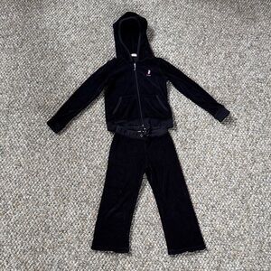 Girl’s Juicy Couture black Velour Tracksuit with Hoodie size 6 like new